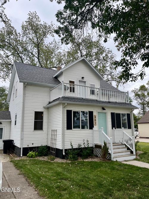 307 S 9th St, Wishek, ND, 58495-7516 | Card Image