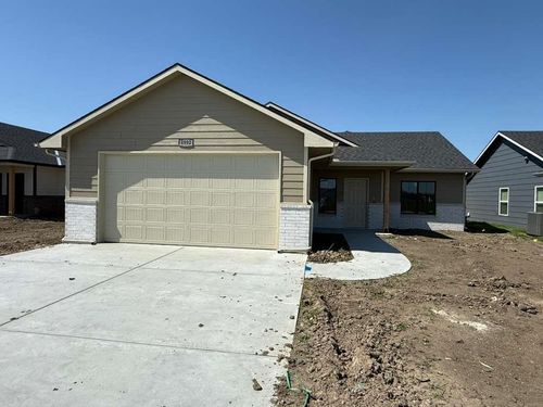 8992 E Forbes Ct, Wichita, KS, 67220 | Card Image
