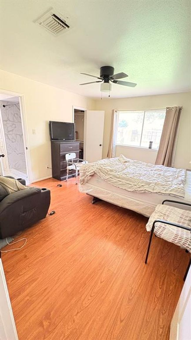 21514 Greenham Dr, House other with 3 bedrooms, 2 bathrooms and 2 parking in Spring TX | Image 12