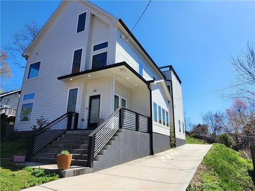 221 Bass St Se, Atlanta, GA, 30315-1305 | Card Image