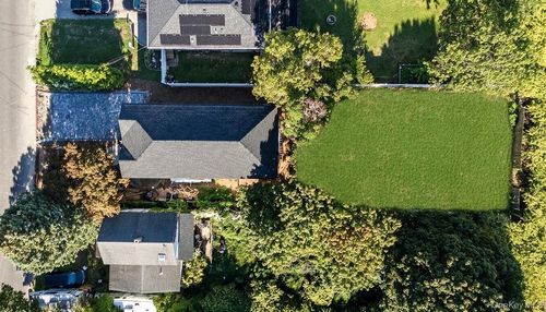 86 Moffitt Blvd, Islip, NY, 11751-2919 | Card Image