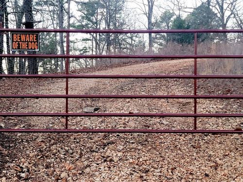 3250 Marion County 8050, Yellville, AR, 72687-7424 | Card Image