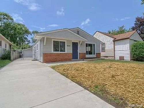 20229 Floral St, Livonia, MI, 48152-2321 | Card Image