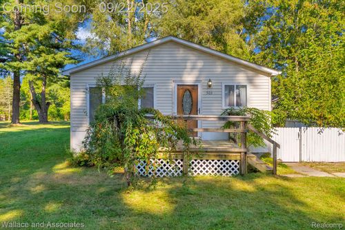 503 Fassett St, Algonac, MI, 48001-1223 | Card Image