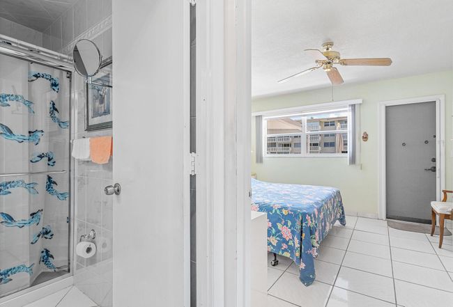 APT-107 - 419 Golden Isles Dr, Condo with 1 bedrooms, 1 bathrooms and null parking in Hallandale Beach FL | Image 17
