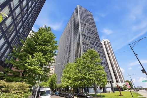 2505-900 Lake Shore Dr, Chicago, IL, 60611-1579 | Card Image