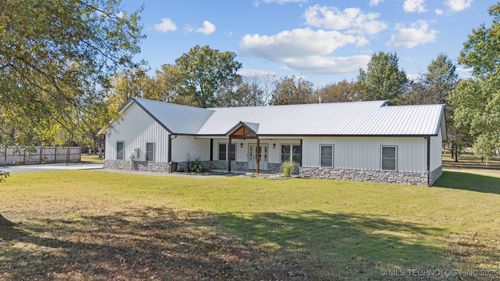 981 Elm Cir, Chouteau, OK, 74337-3788 | Card Image