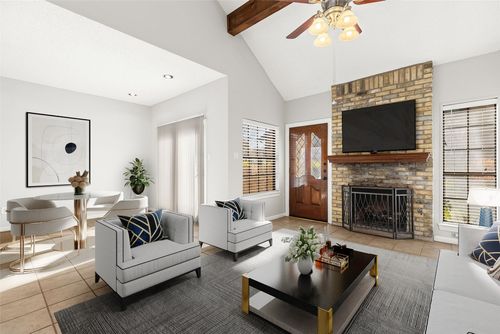 apt-11-10819 Crown Colony Dr, Austin, TX, 78747-1633 | Card Image