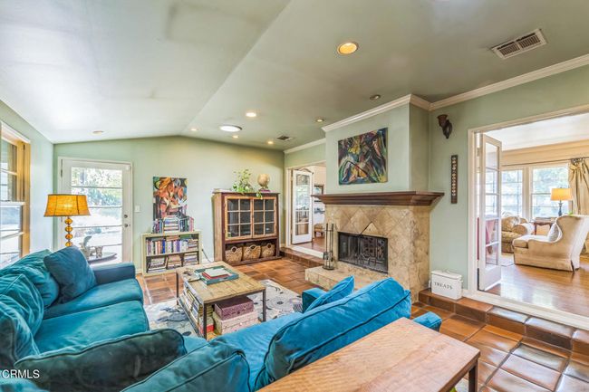 family room 3 | Image 14
