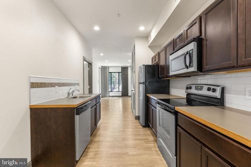 1s-812 N 15th St, PHILADELPHIA, PA, 19130-2241 | Card Image