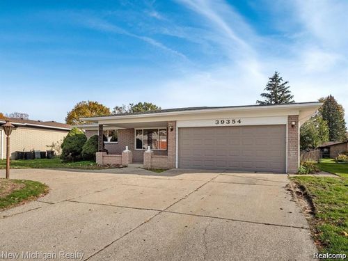 39354 Quinn Dr, Sterling Heights, MI, 48310-2444 | Card Image