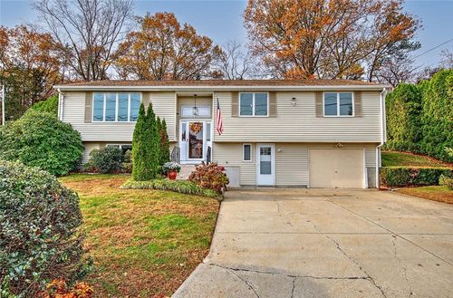 1 Pat Dr, Lincoln, RI, 02865-2233 | Card Image