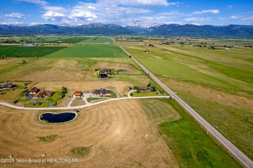 4082 Los Pinos Dr, Tetonia, ID, 83452-1222 | Card Image