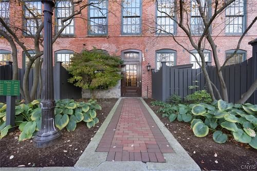 105-429 N Franklin St, Syracuse, NY, 13204-1400 | Card Image