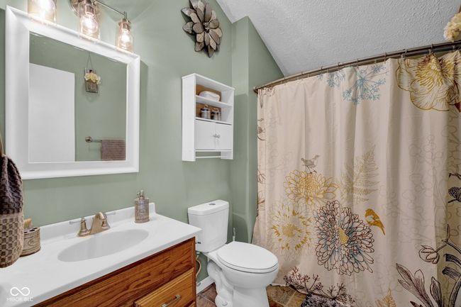 Upstairs Full Bath | Image 22