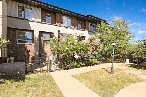 19 Aspen Hills Common Sw, Calgary, AB, T3H0R7 | Card Image