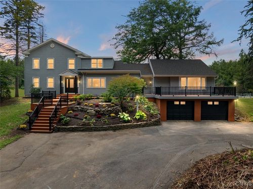824 Higby Rd, New Hartford, NY, 13413-5802 | Card Image