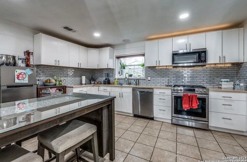 2219 Westmoor St, San Antonio, TX, 78227-2855 | Card Image