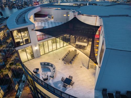 ph-1-18555 Collins Ave, Sunny Isles Beach, FL, 33160-4081 | Card Image