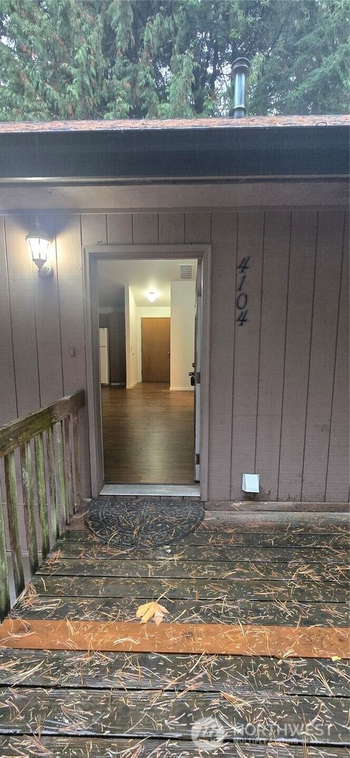 4104 Petersville Rd Ne, Bremerton, WA, 98310-8326 | Card Image