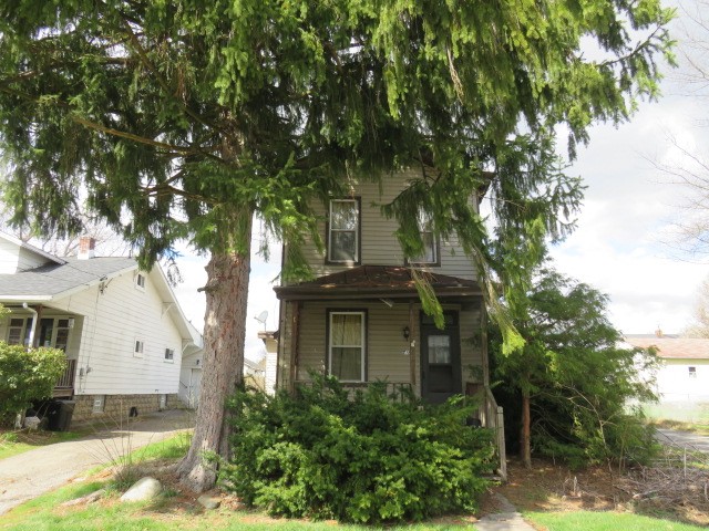 5th St, Beaver Falls, PA 15010
