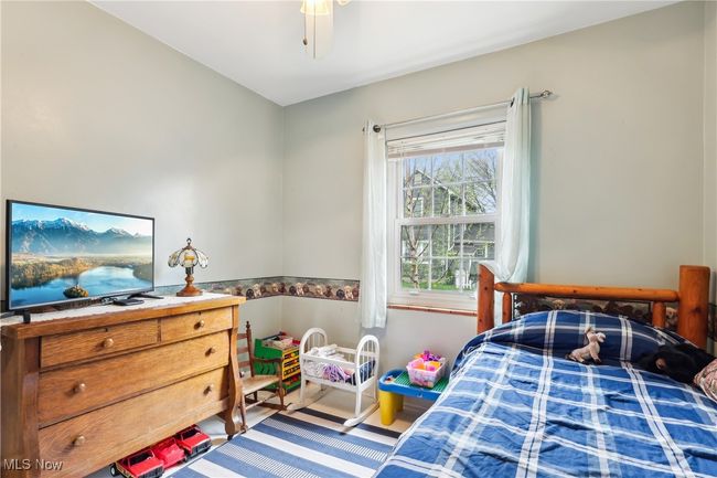 View of bedroom | Image 15