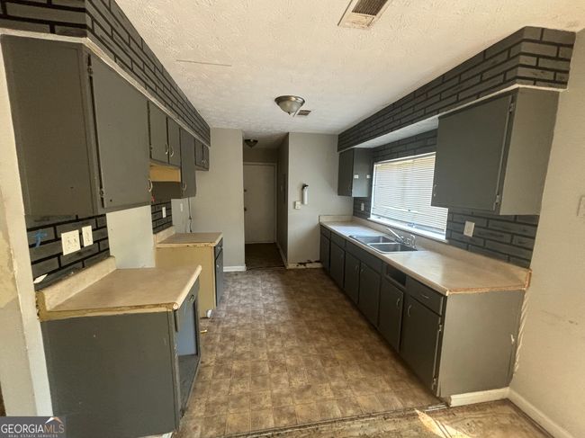 8958 Sterling Ridge Ln, House other with 3 bedrooms, 2 bathrooms and 3 parking in Jonesboro GA | Image 4