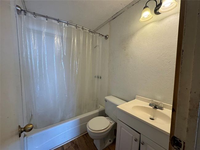 107 W Park St, House other with 2 bedrooms, 1 bathrooms and null parking in Hallettsville TX | Image 12