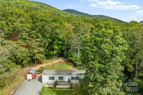 31 Laurel Brook Dr, Fairview, NC, 28730-8622 | Card Image