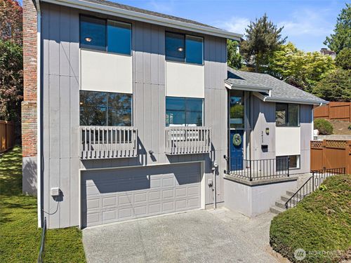 3415 24th Ave W, Seattle, WA, 98199-2213 | Card Image