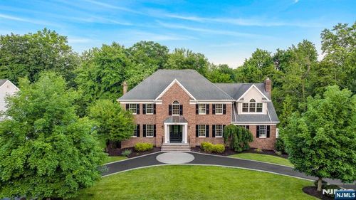 312 Saw Mill Ln, Wyckoff, NJ, 07481-3218 | Card Image