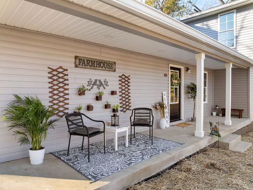 204 E Berkley Cir, Lewisburg, TN, 37091-3710 | Card Image