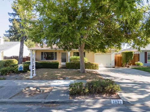 1621 Connecticut Dr, Redwood City, CA, 94061-2531 | Card Image