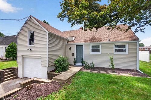 2747 Lincoln Way Nw, Massillon, OH, 44647-5121 | Card Image