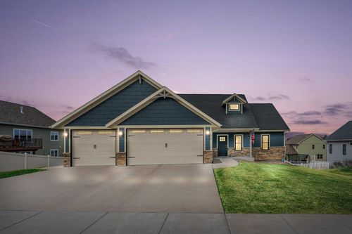 614 Forest View Dr, Holmen, WI, 54636-3301 | Card Image
