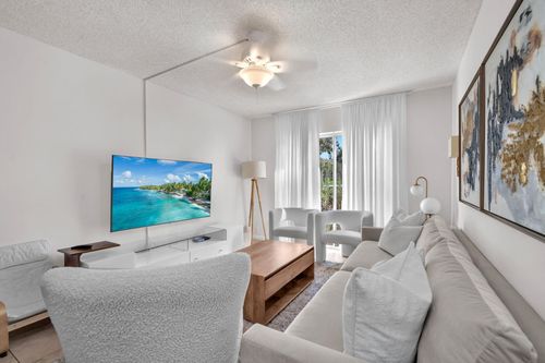 e16-5300 Ne 6th Ave, Fort Lauderdale, FL, 33334-3418 | Card Image