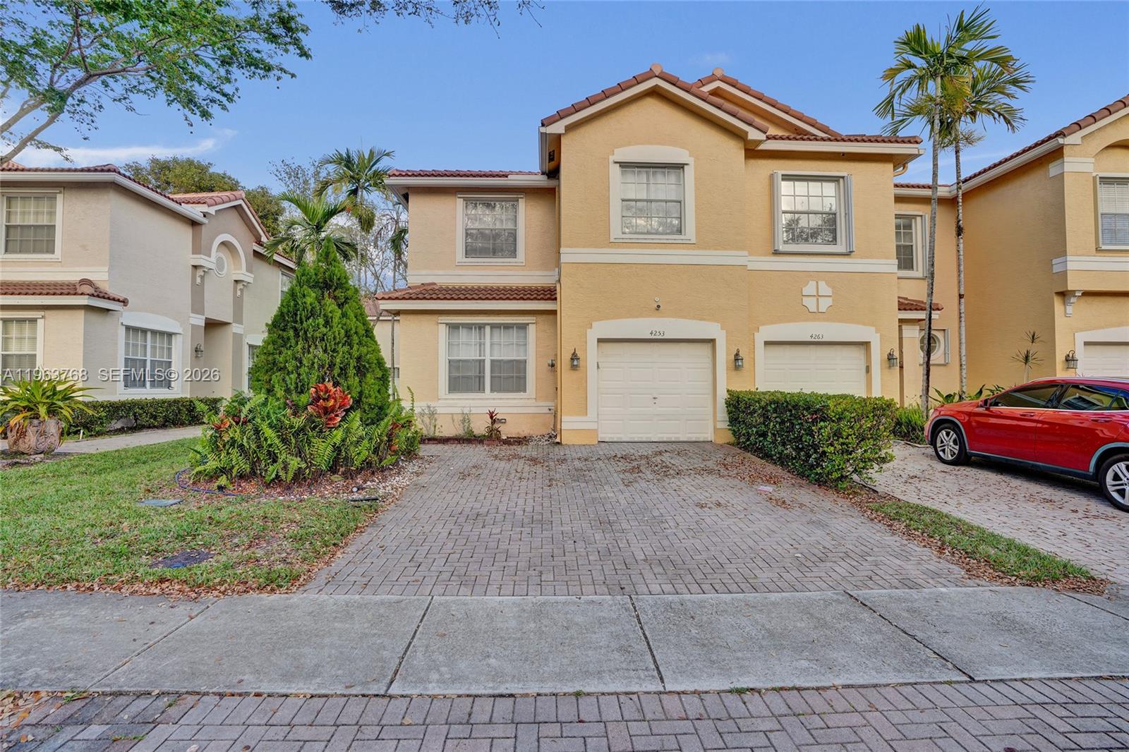 Residential in Miramar 5