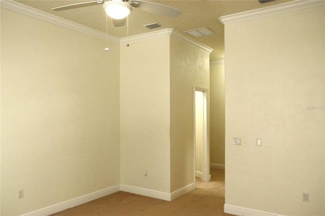 Hi ceilings in master bedroom, 2 closets | Image 14