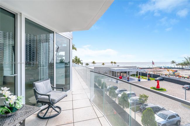 APT-405 - 18911 Collins Ave, Condo with 3 bedrooms, 4 bathrooms and null parking in Sunny Isles Beach FL | Image 12