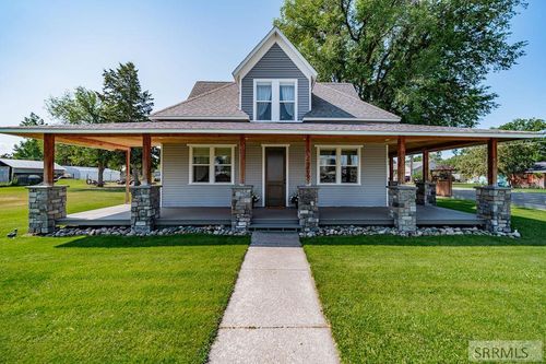 208 E 7th S, Saint Anthony, ID, 83445-2024 | Card Image