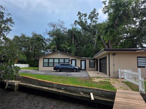 8816 Memorial Hwy, TAMPA, FL, 33615-3702 | Card Image
