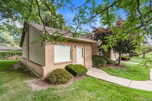 1-25940 Lira Ln, Warren, MI, 48089-6266 | Card Image