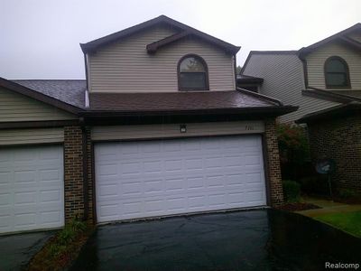 7191 Bluewater Drive, Condo with 2 bedrooms, 1 bathrooms and null parking in Springfield Twp MI | Image 2