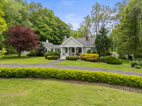 570 West St, Guilford, CT, 06437-1042 | Card Image