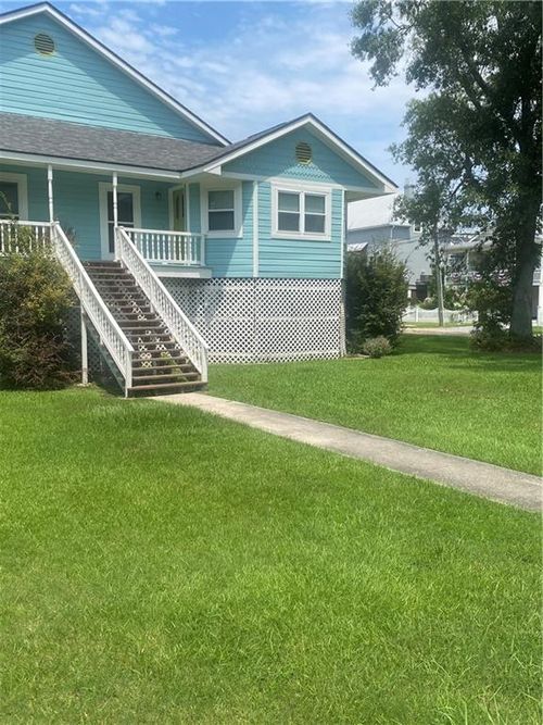 1801 Claiborne St, Mandeville, LA, 70448-5905 | Card Image