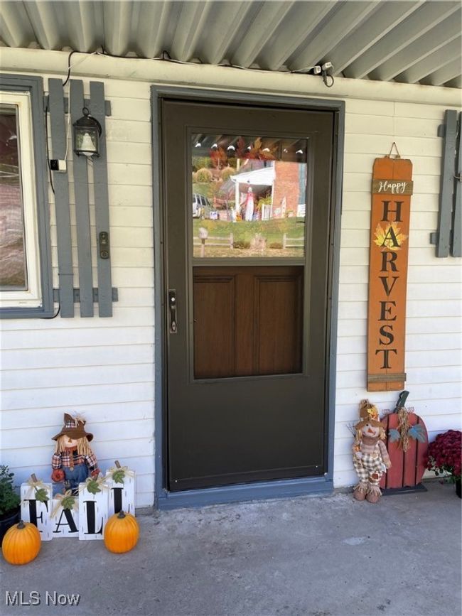 View of exterior entry | Image 33