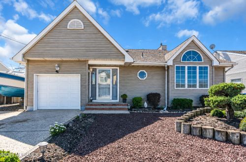3407 Thistle Avenue, Toms River, NJ, 08753 | Card Image