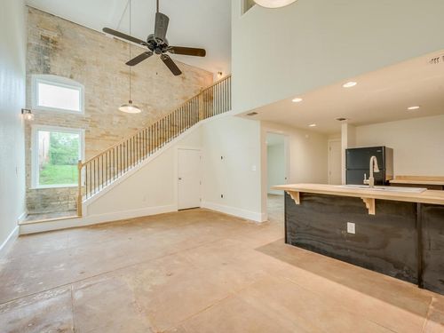 apt-104-110 S Main St, Elgin, TX, 78621-2966 | Card Image