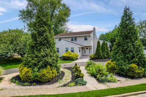 5 Lynn Dr, Toms River, NJ, 08753-5215 | Card Image
