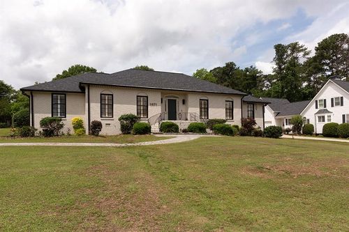 8671 Lake Forrest Dr, Douglasville, GA, 30134-2231 | Card Image